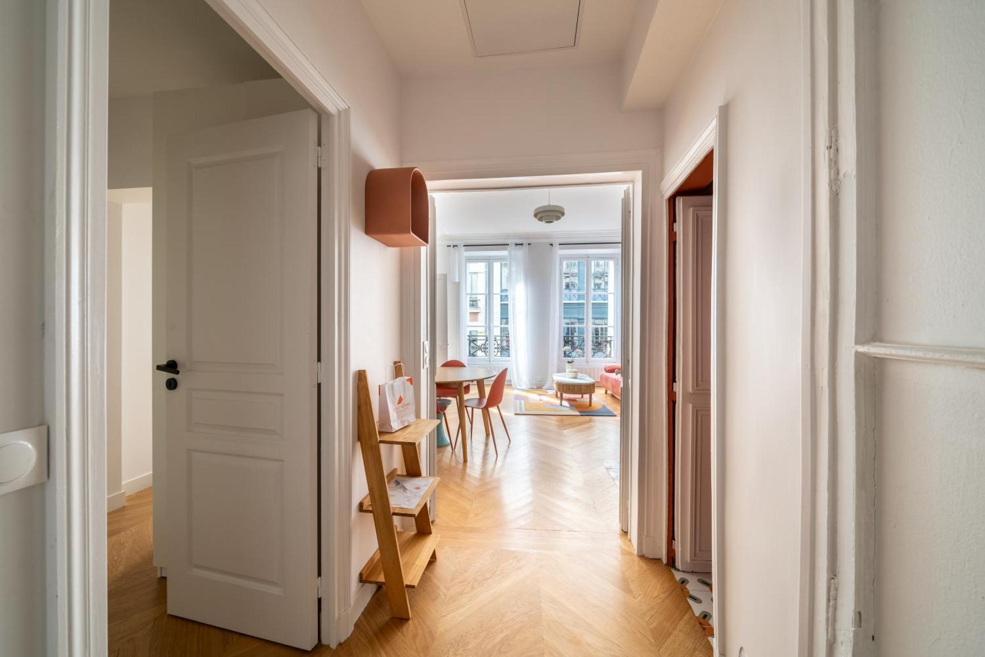 50 M² Lumineux Et Refait A Neuf Paris